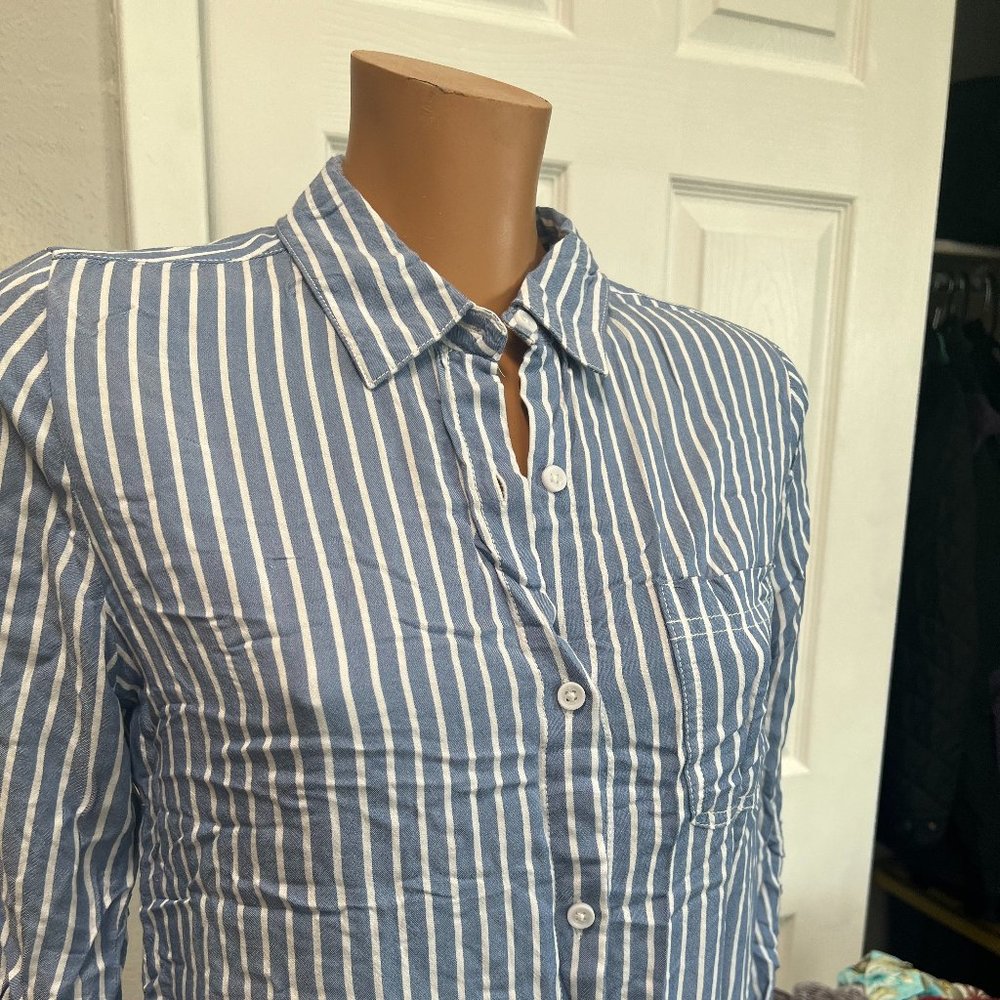 BeachLunchLounge Sun Shirt - Picture 2 of 5